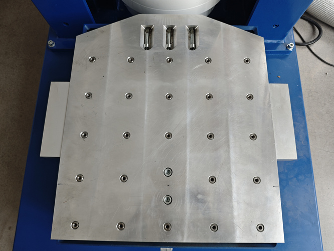 垂直+水平振動試驗(yàn)裝置技術(shù)方案(圖2) 垂直+水平振動試驗(yàn)裝置技術(shù)方案(圖2)