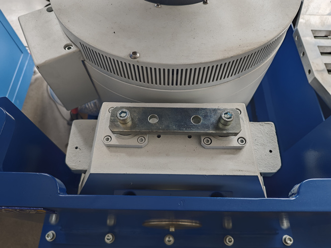 垂直+水平振動試驗(yàn)裝置技術(shù)方案(圖3) 垂直+水平振動試驗(yàn)裝置技術(shù)方案(圖3)